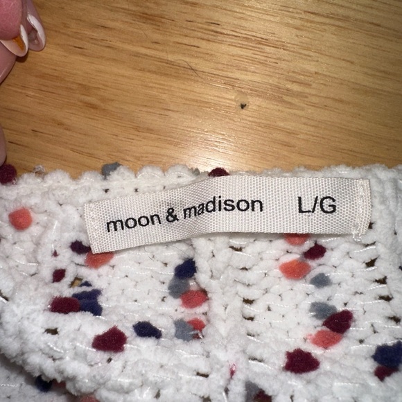 Moon & Madison White Knit with Colorful Speckles - Picture 4 of 4